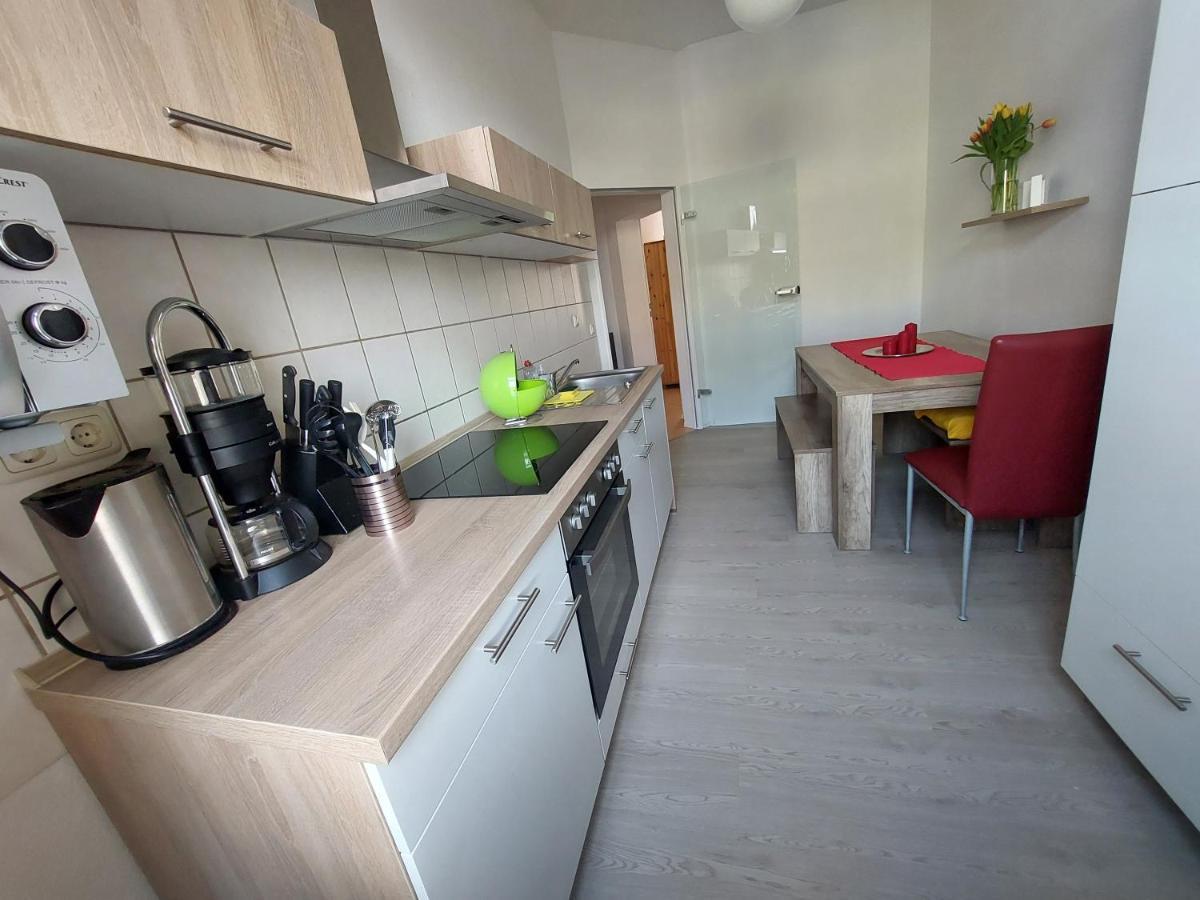 Schoene Zwei-Zimmer-Wohnung "W2" Mit 4 Einzelbetten Und Wlan In Zwenkau Bei Leipzig Im Neuseenland 外观 照片