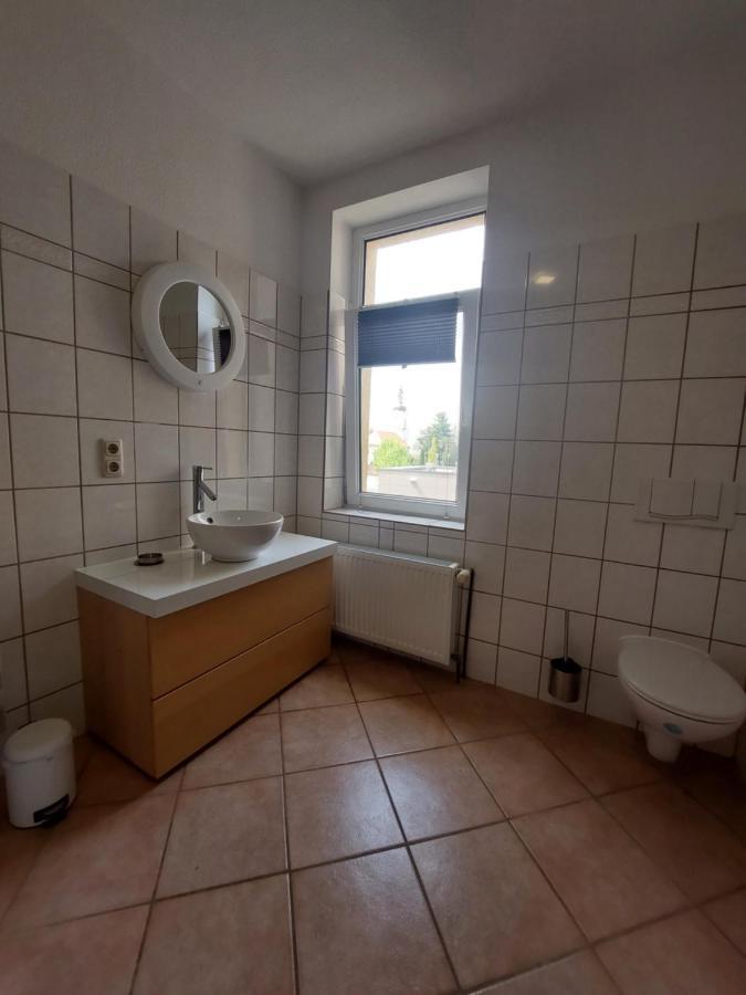 Schoene Zwei-Zimmer-Wohnung "W2" Mit 4 Einzelbetten Und Wlan In Zwenkau Bei Leipzig Im Neuseenland 外观 照片