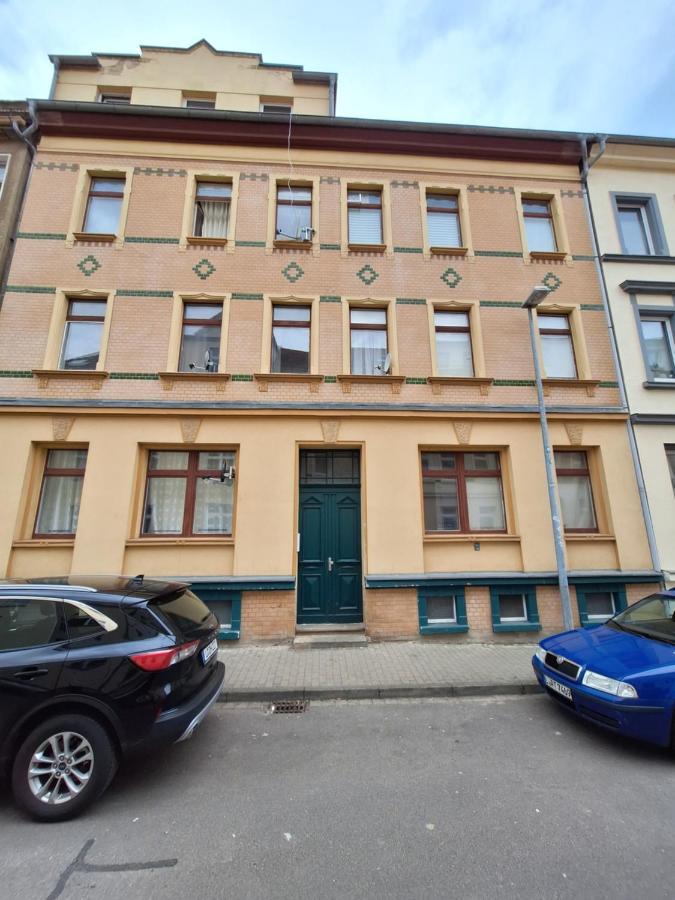 Schoene Zwei-Zimmer-Wohnung "W2" Mit 4 Einzelbetten Und Wlan In Zwenkau Bei Leipzig Im Neuseenland 外观 照片